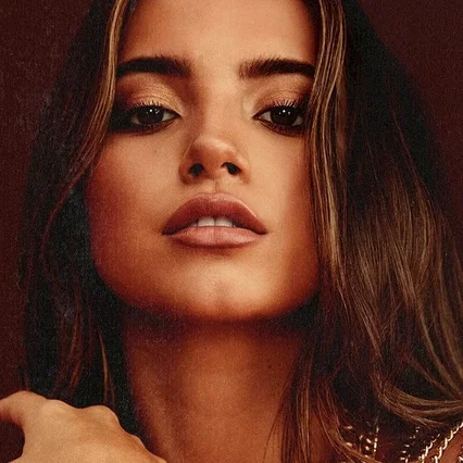  Isabela Merced