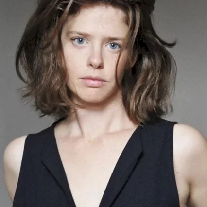  Maaike Neuville