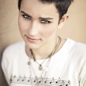 Photo star : Bex Taylor-Klaus