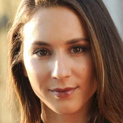 Troian Bellisario
