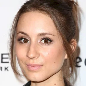 Photo star : Troian Bellisario