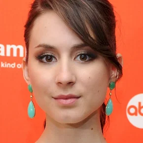 Photo star : Troian Bellisario