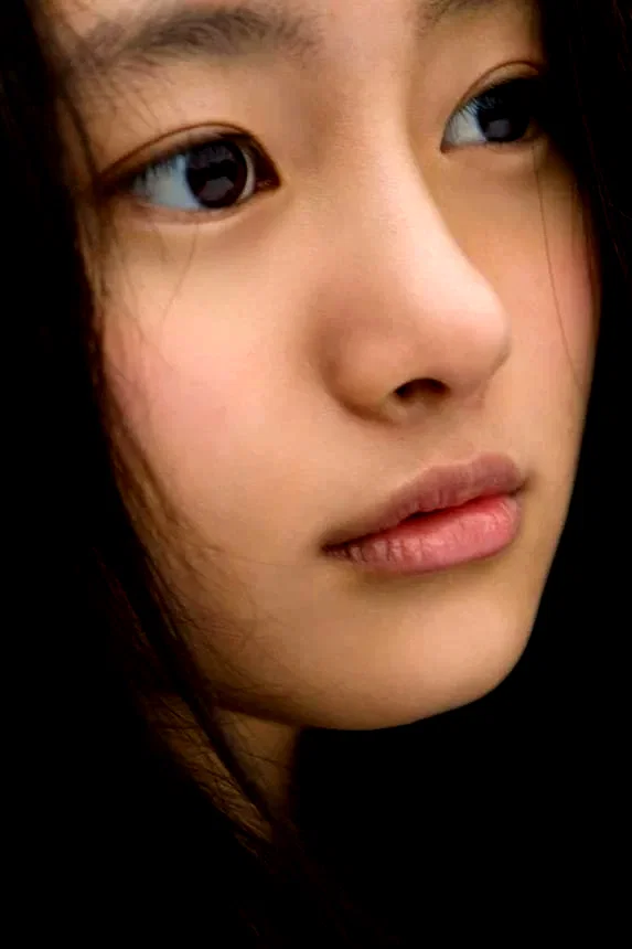  Shiori Kutsuna
