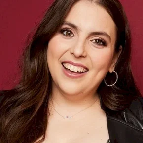 Photo star :  Beanie Feldstein