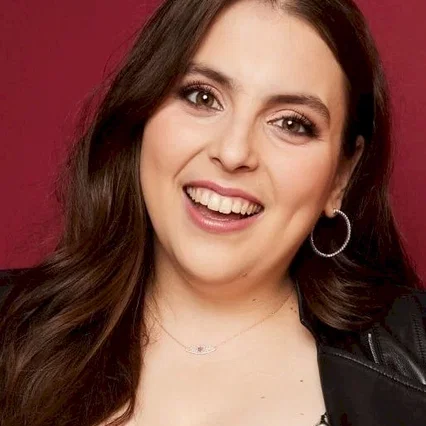  Beanie Feldstein
