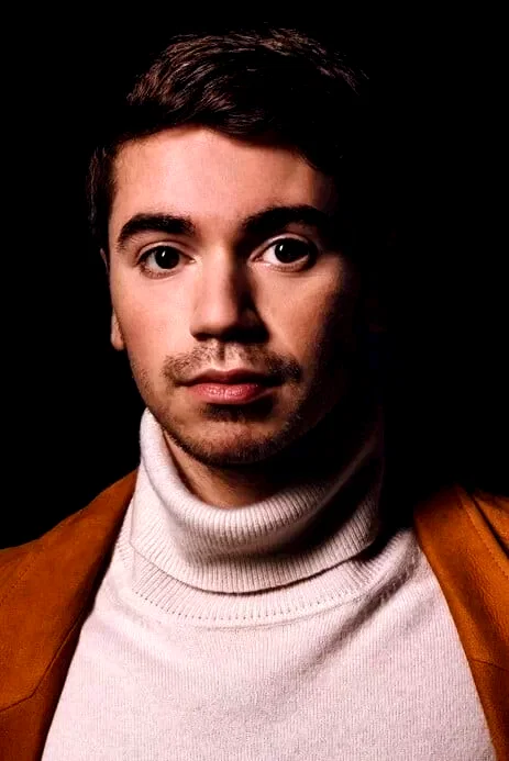  Noah Galvin