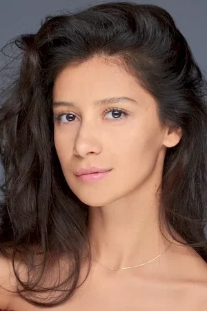  Ravshana Kurkova
