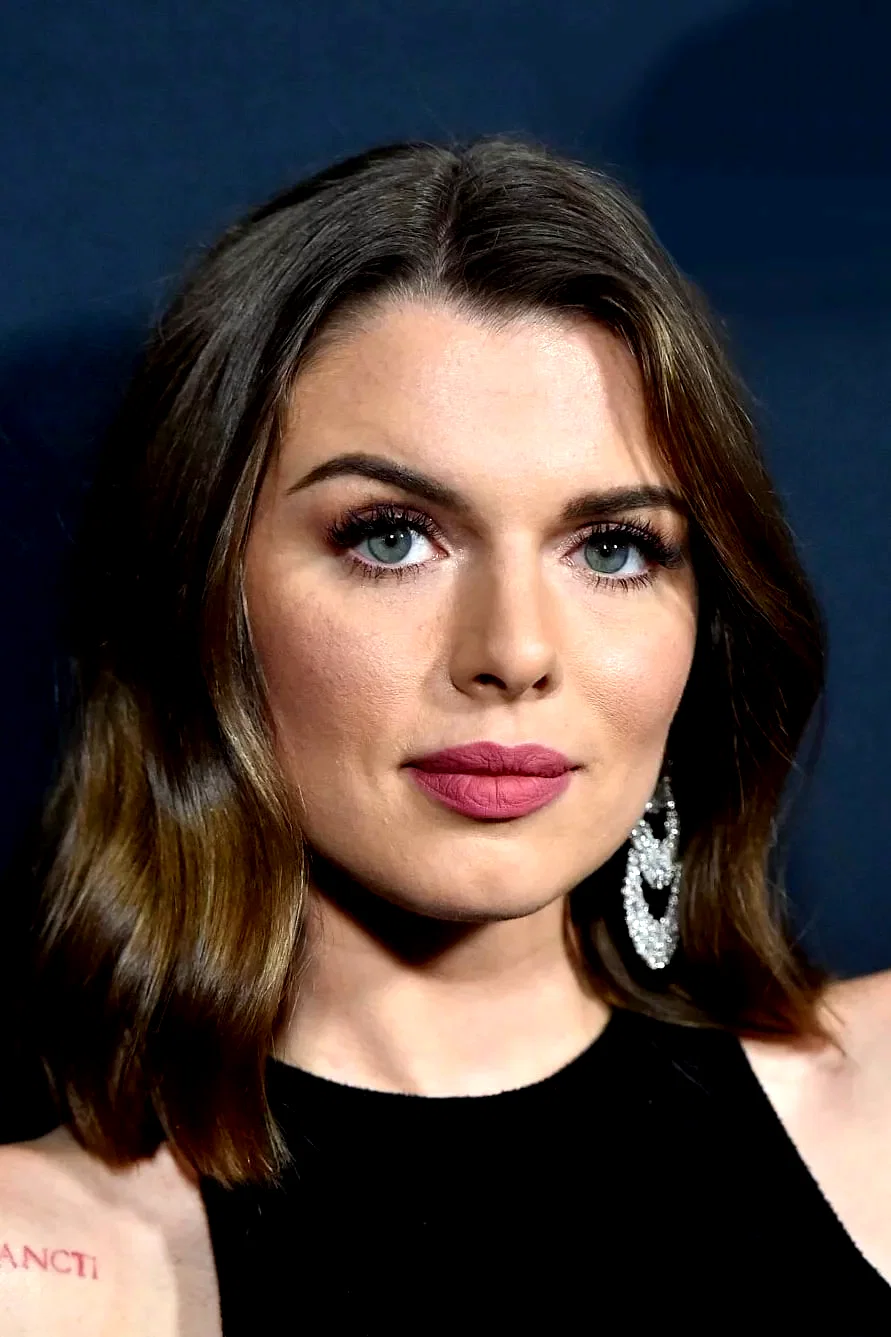  Julia Fox