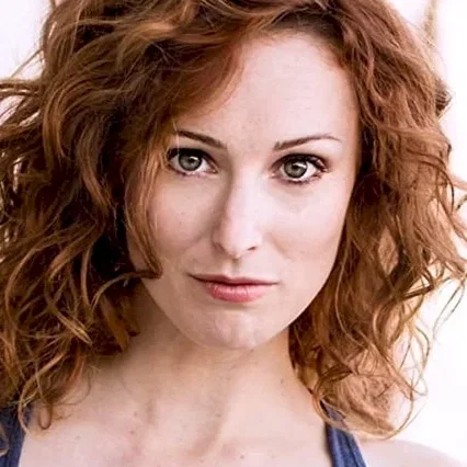  Carrie-Lynn Neales