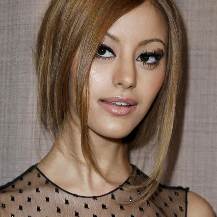  Zahia Dehar