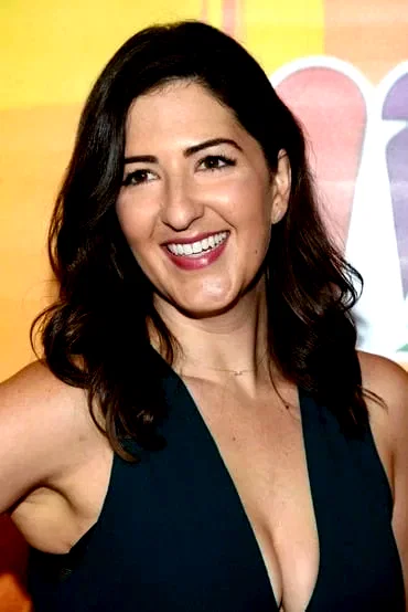  D'Arcy Carden