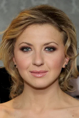Nina Arianda photo