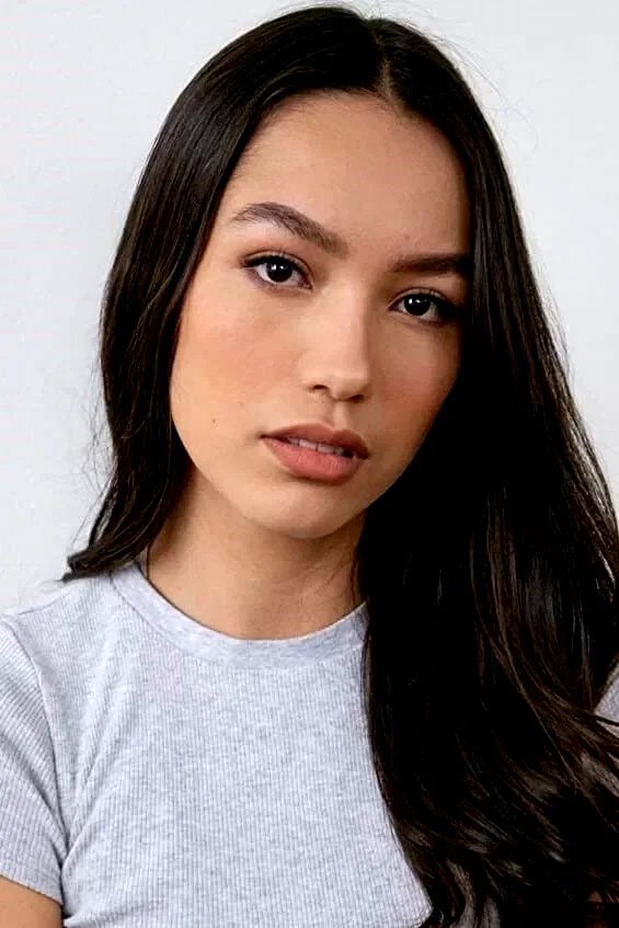  Jasmine Vega