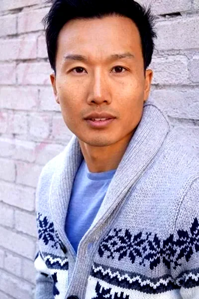  Holden Wong