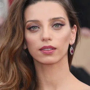 Photo star : Angela Sarafyan
