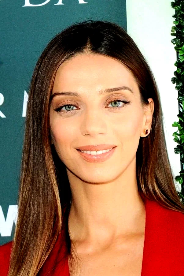 Angela Sarafyan