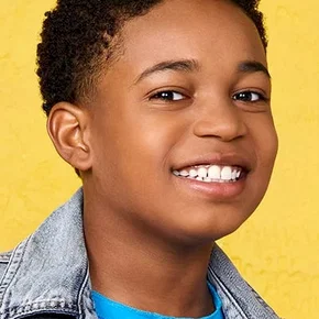 Photo star :  Issac Ryan Brown
