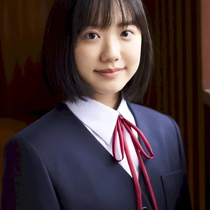  Mana Ashida