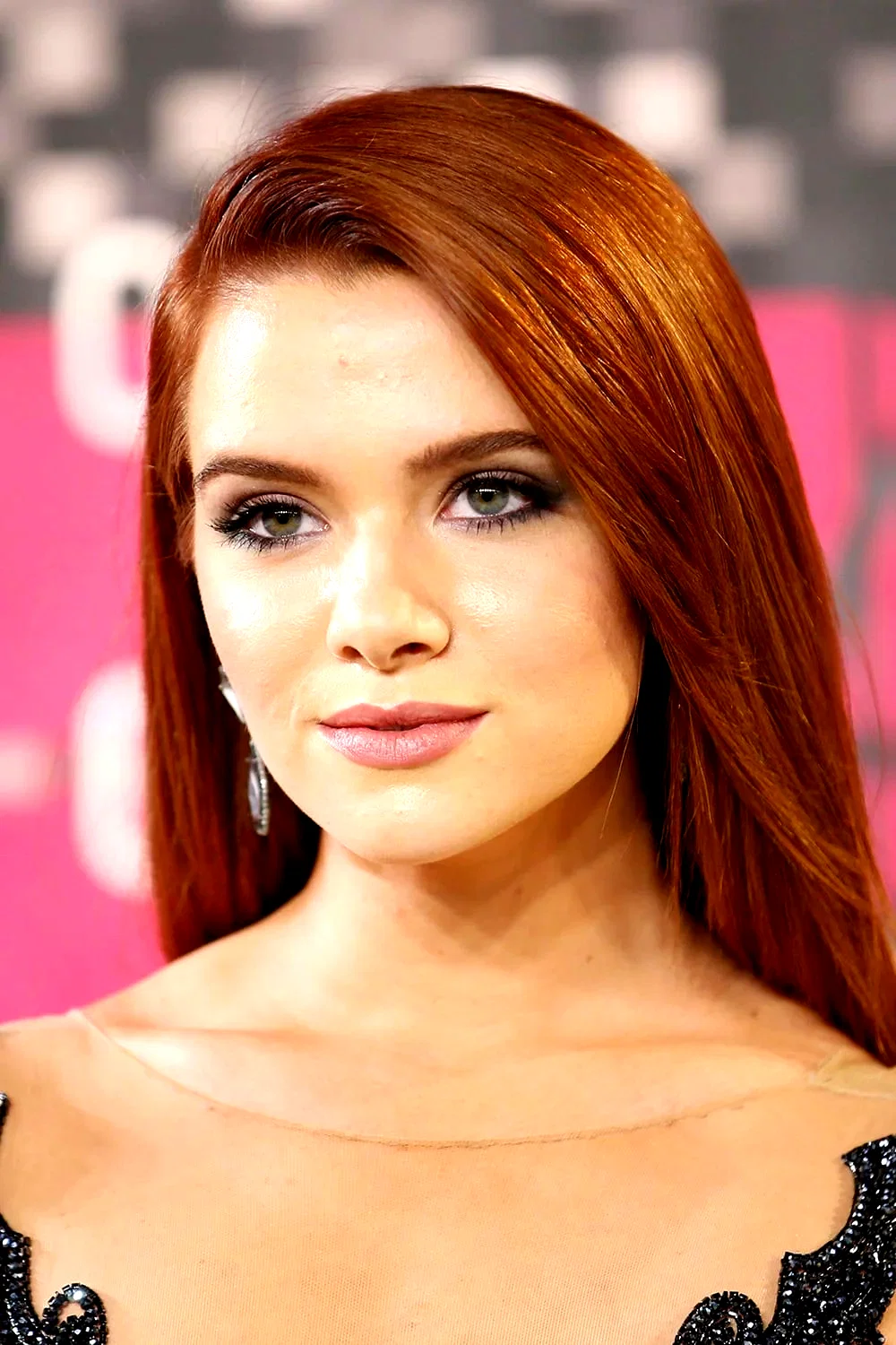  Katie Stevens