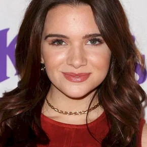 Photo star :  Katie Stevens