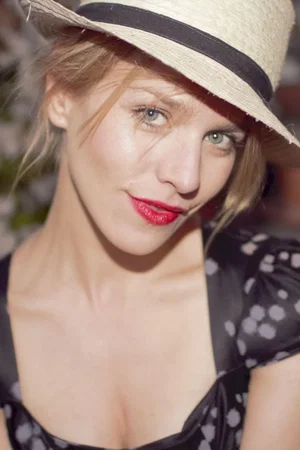 Julia Dietze photo