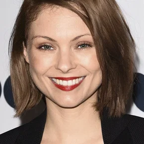 Photo star : Myanna Buring