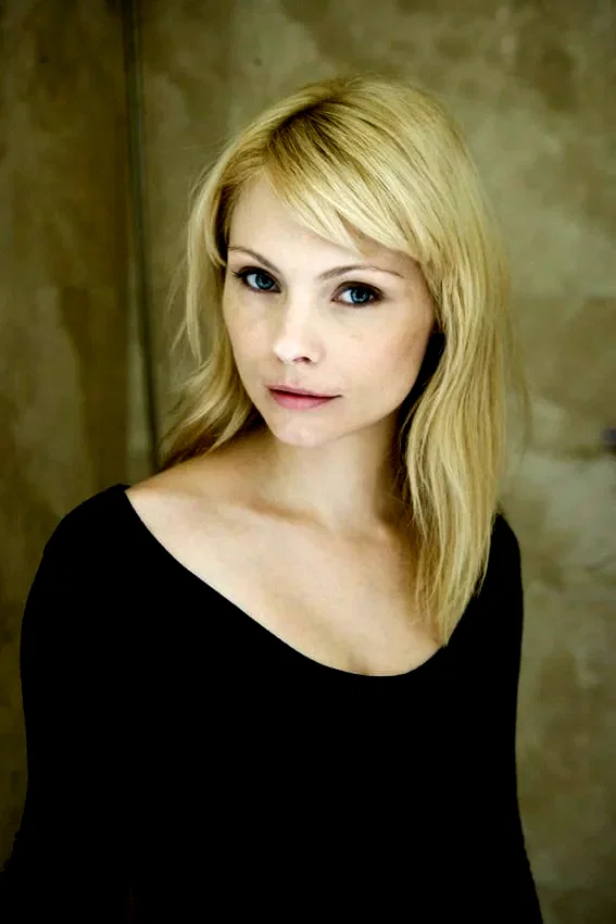 Myanna Buring