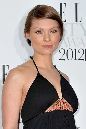 Myanna Buring photo