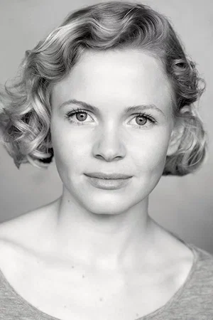  Kate Phillips photo