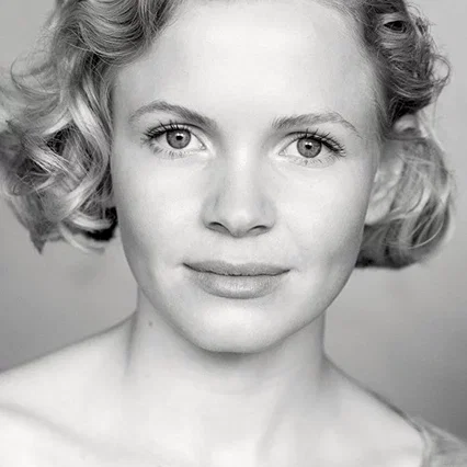  Kate Phillips