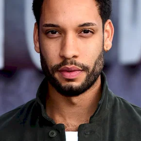 Photo star : Royce Pierreson