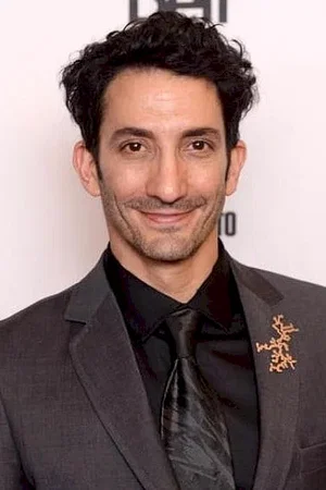Juan Minujín photo