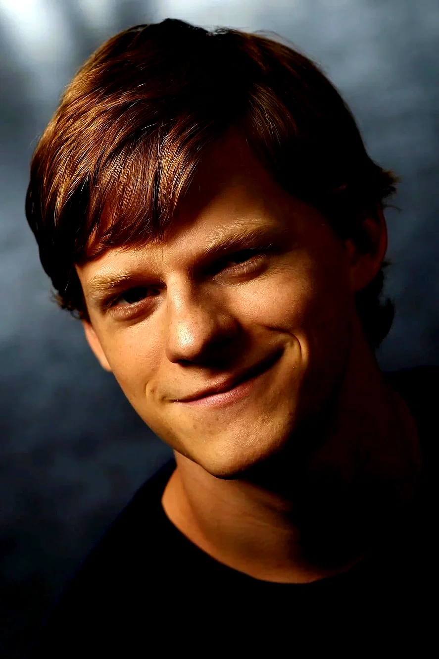 Lucas  Hedges