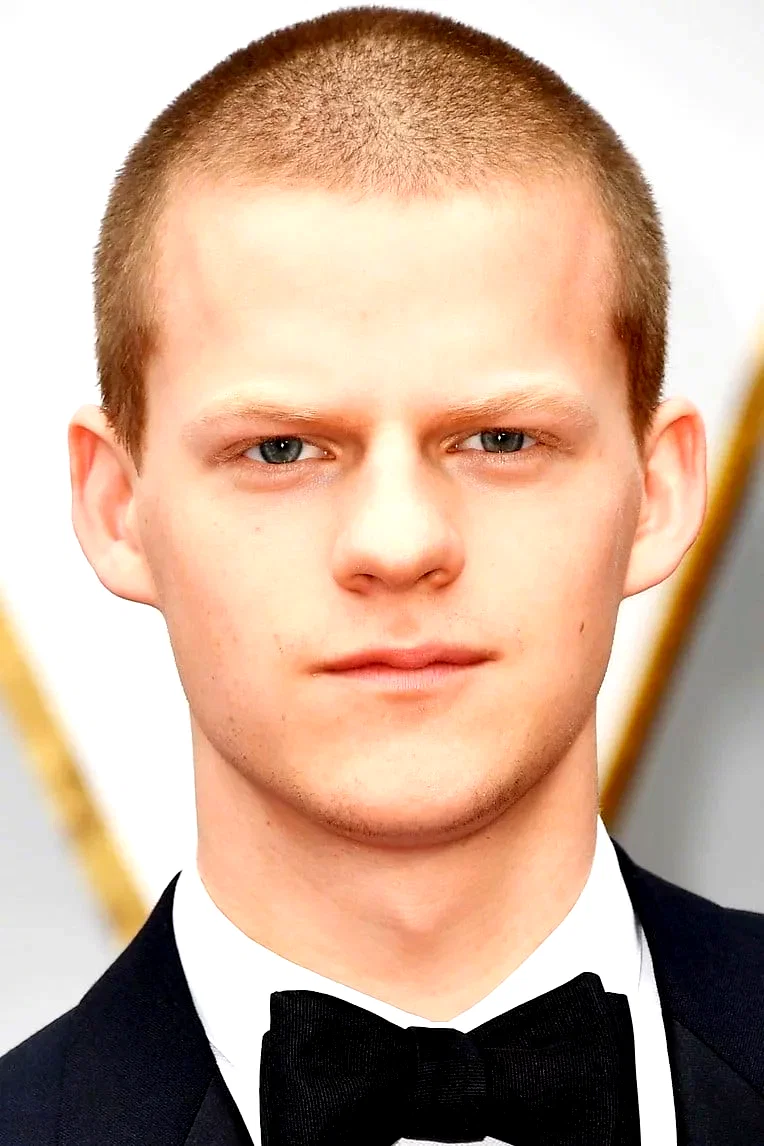 Lucas  Hedges