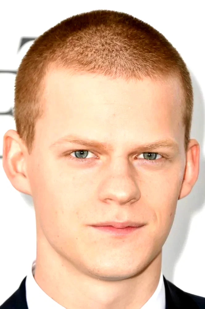 Lucas  Hedges