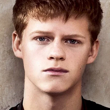 Lucas  Hedges
