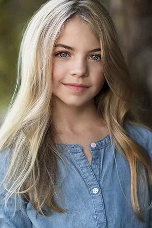  Rhys Olivia Cote