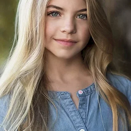  Rhys Olivia Cote