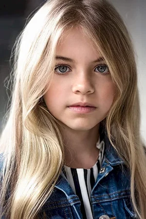  Rhys Olivia Cote