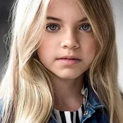  Rhys Olivia Cote