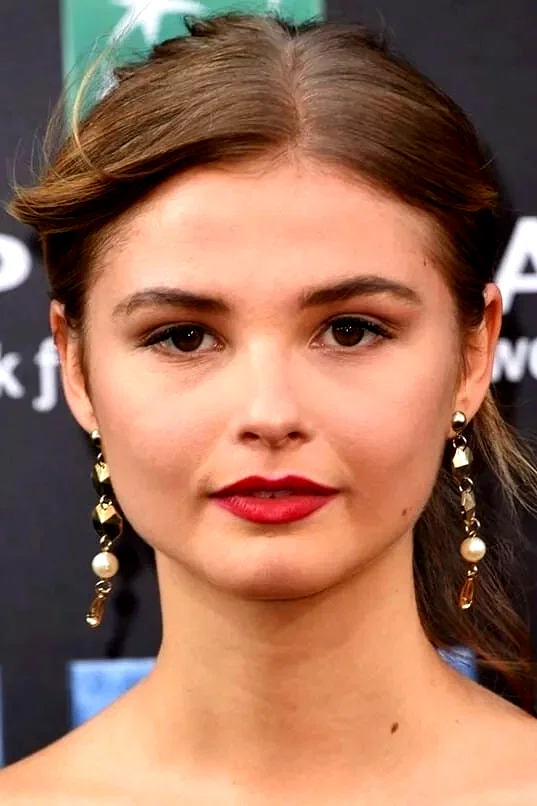 Stefanie Scott