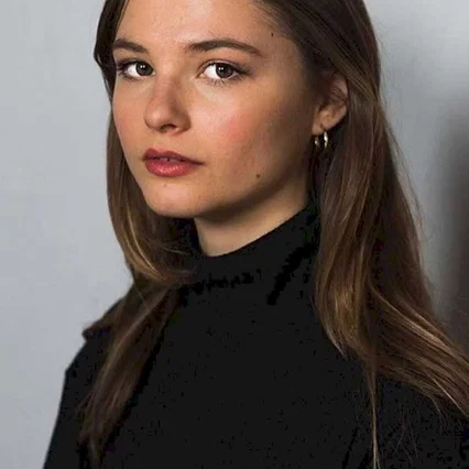Stefanie Scott