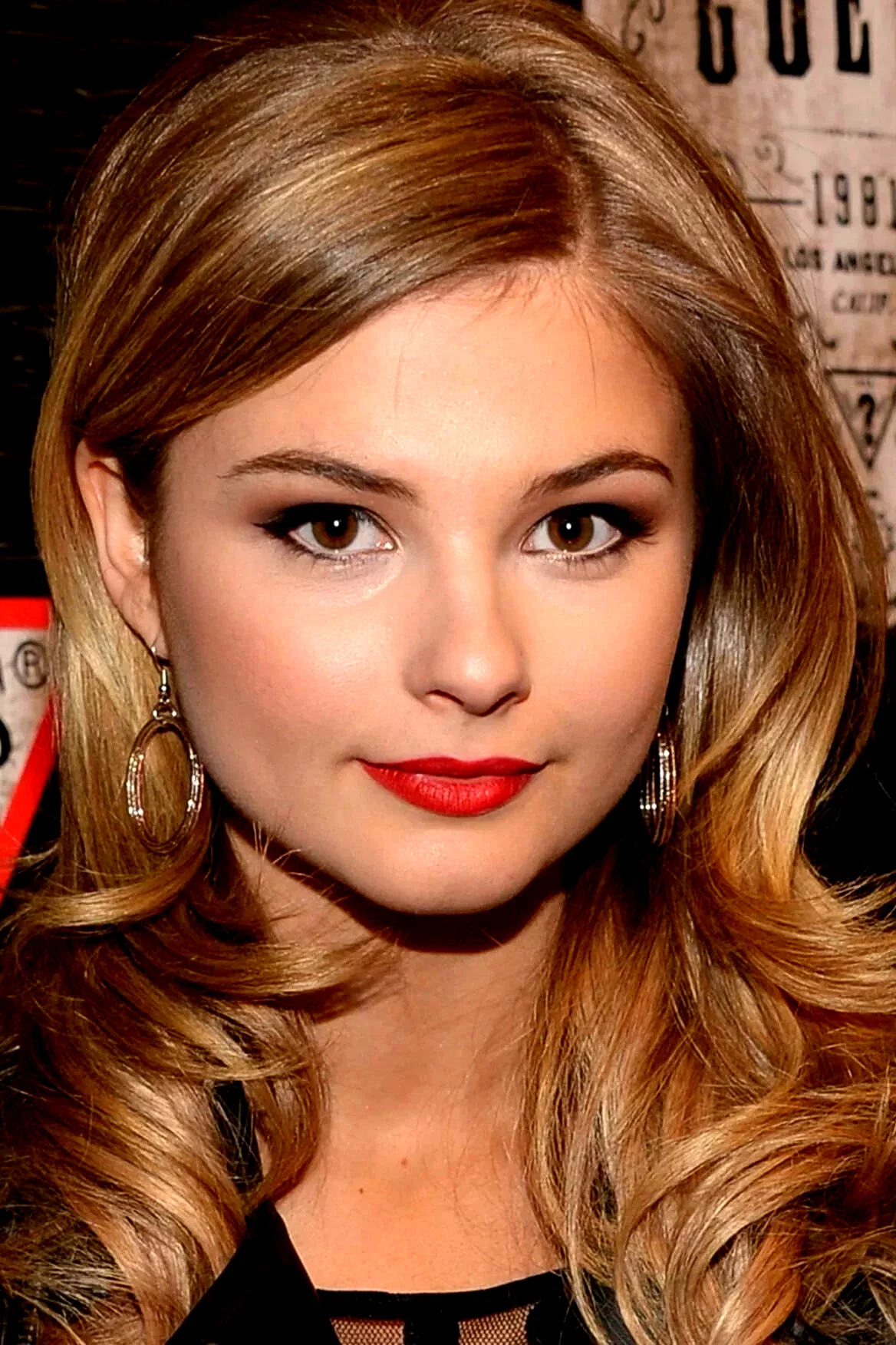 Stefanie Scott