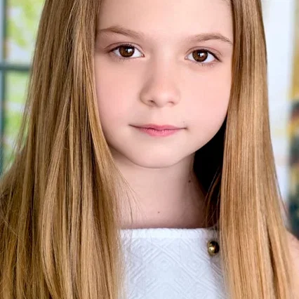  Chloe Perrin