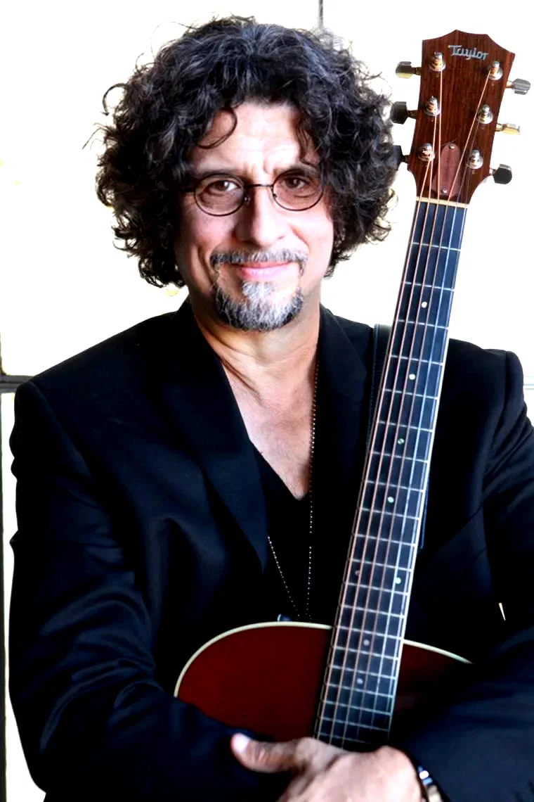  Dan Navarro