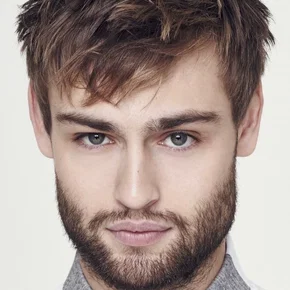 Photo star : Douglas Booth