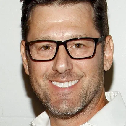  Ari Cohen