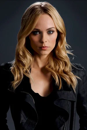Laura Vandervoort photo