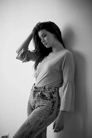  Keara Graves photo