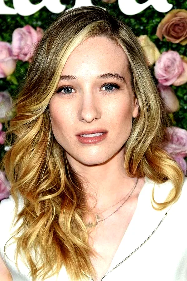 Sophie Lowe
